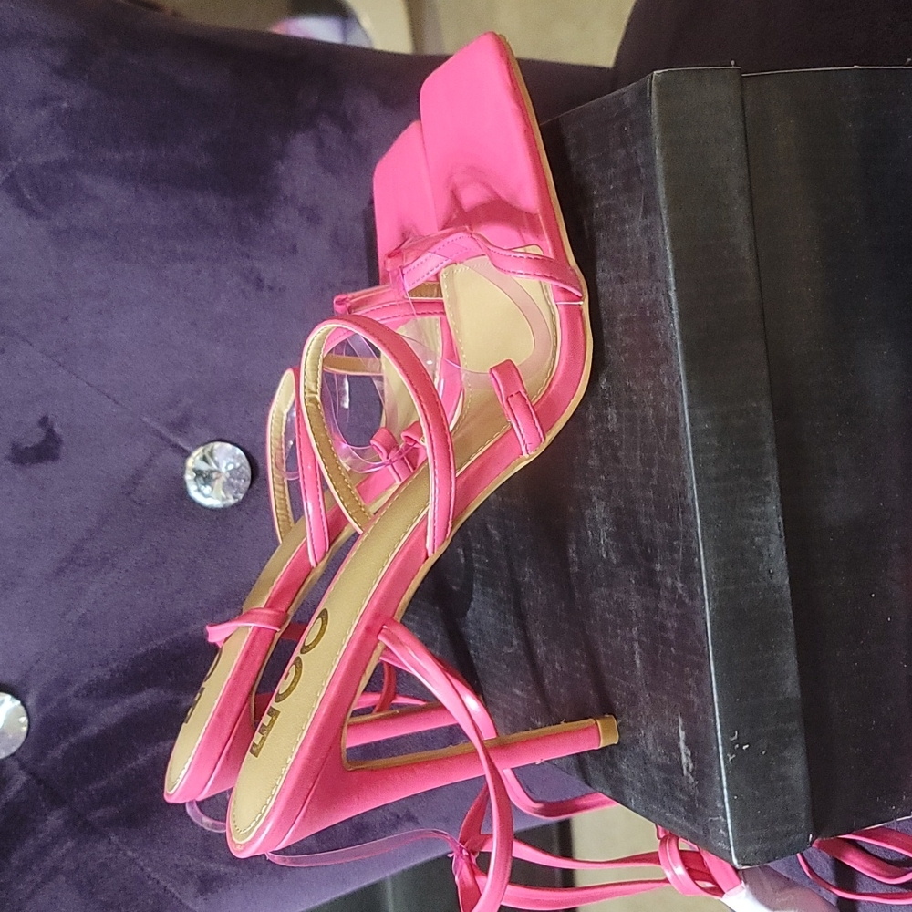 Pink string up heels - Picture 4 of 4
